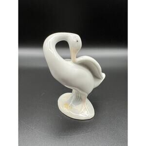 Lladro 4” Preening White Goose Figurine #4553